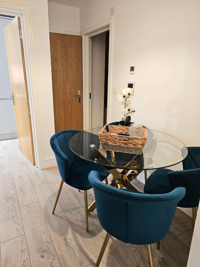 C2, Spacious 2 Bedroom Flat In Wembley
