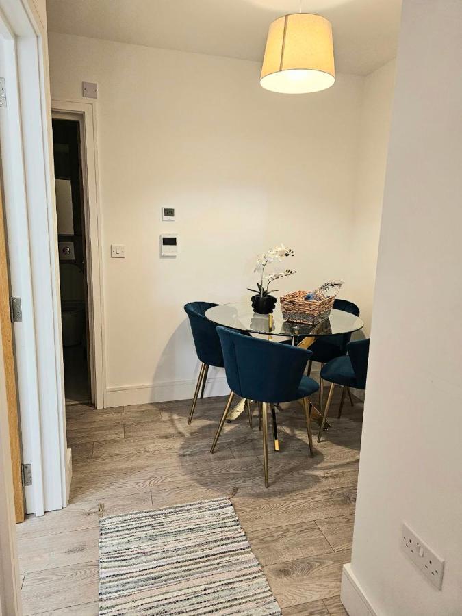 C2, Spacious 2 Bedroom Flat In Wembley London