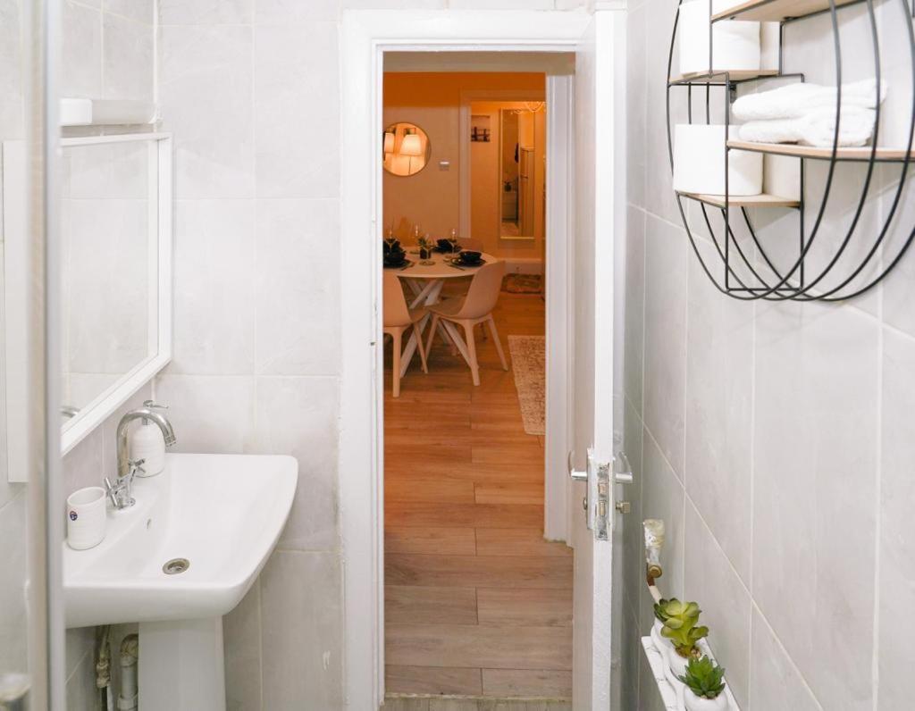 Hyde Park 1-bedroom Apartment *