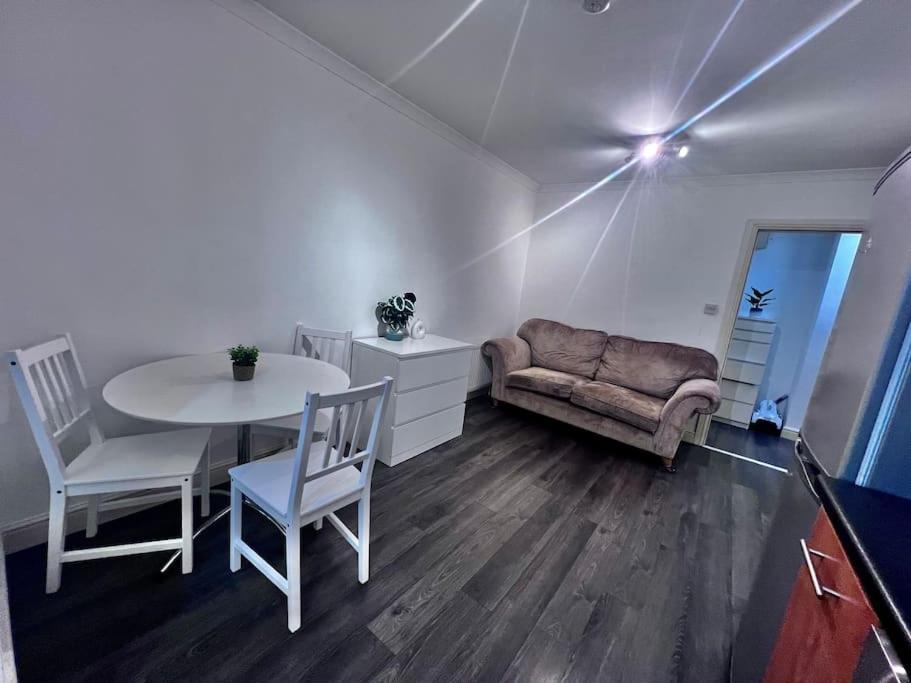 Flat 1, 419 Fulham, 2 Bedroom, 1 Bathroom Flat Appartement