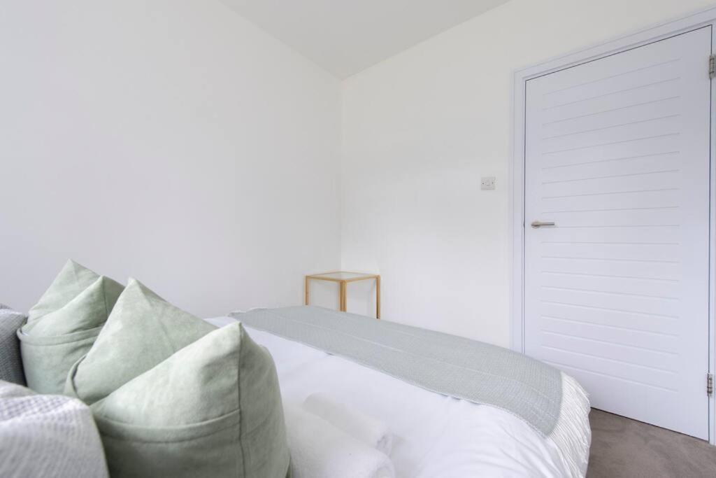 2 Bedroom Modern Urban Sanctuary 1cc - Cherrydeal Appartement *