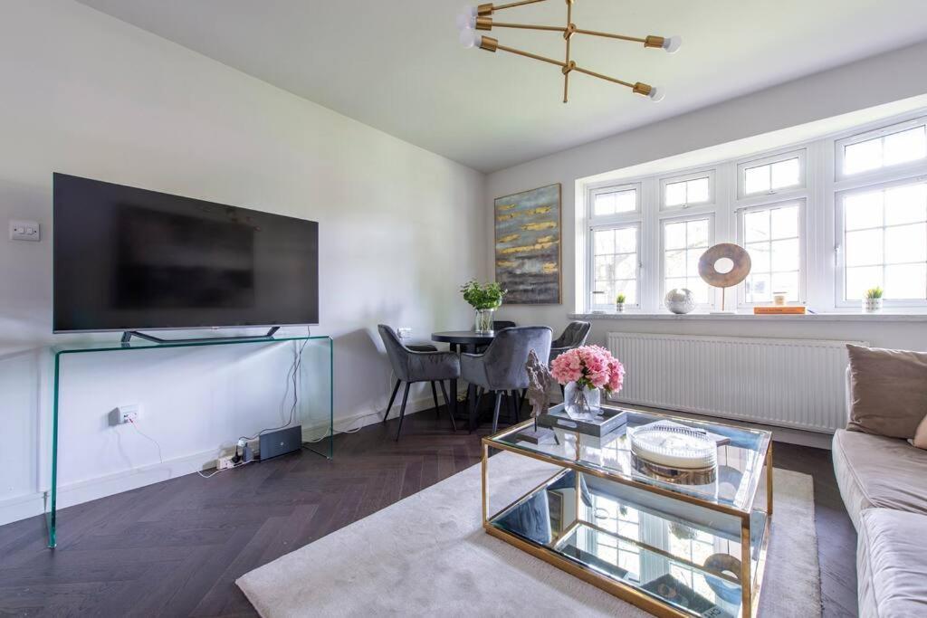 Appartement 2 Bedroom Modern Urban Sanctuary 1cc - Cherrydeal Londen