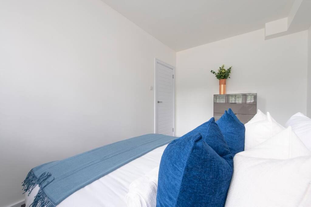 2 Bedroom Modern Urban Sanctuary 1cc - Cherrydeal Appartement
