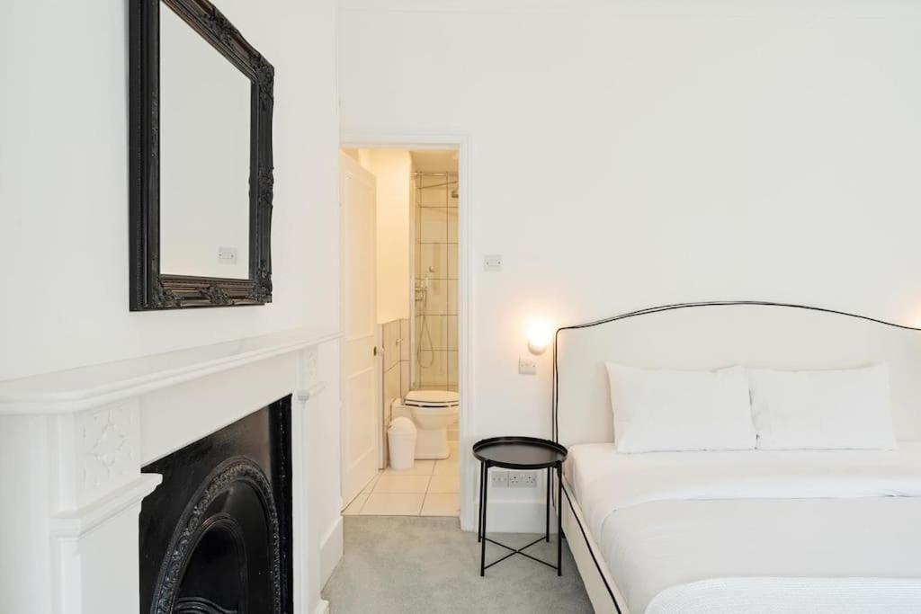 Appartamento Beautiful Two Bedroom Maisonette In The Heart Of Chelsea