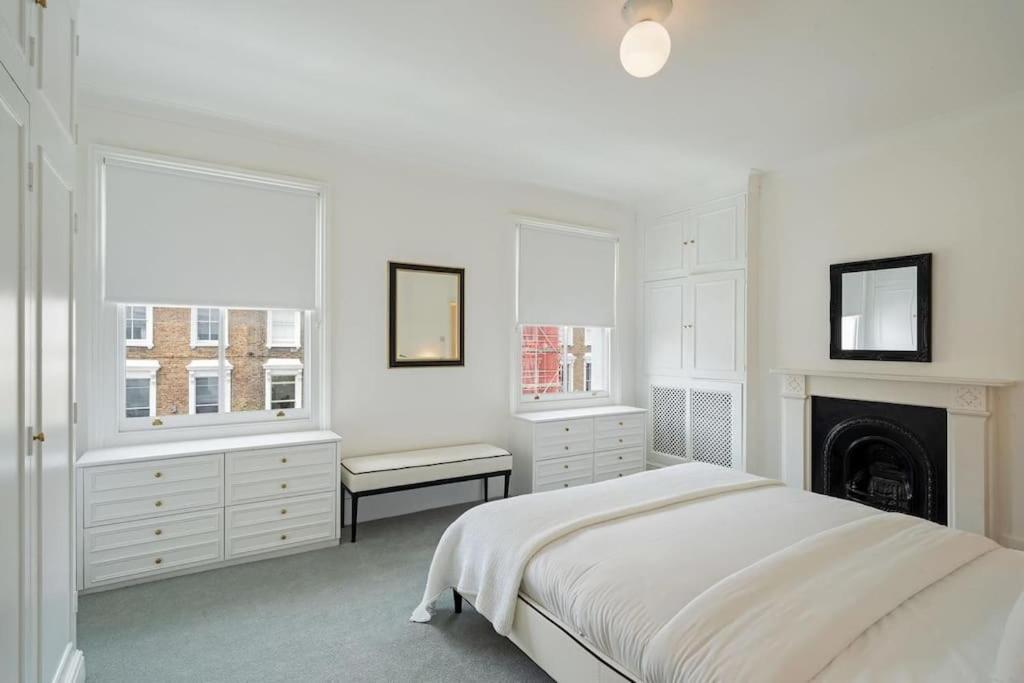 Appartamento Beautiful Two Bedroom Maisonette In The Heart Of Chelsea *