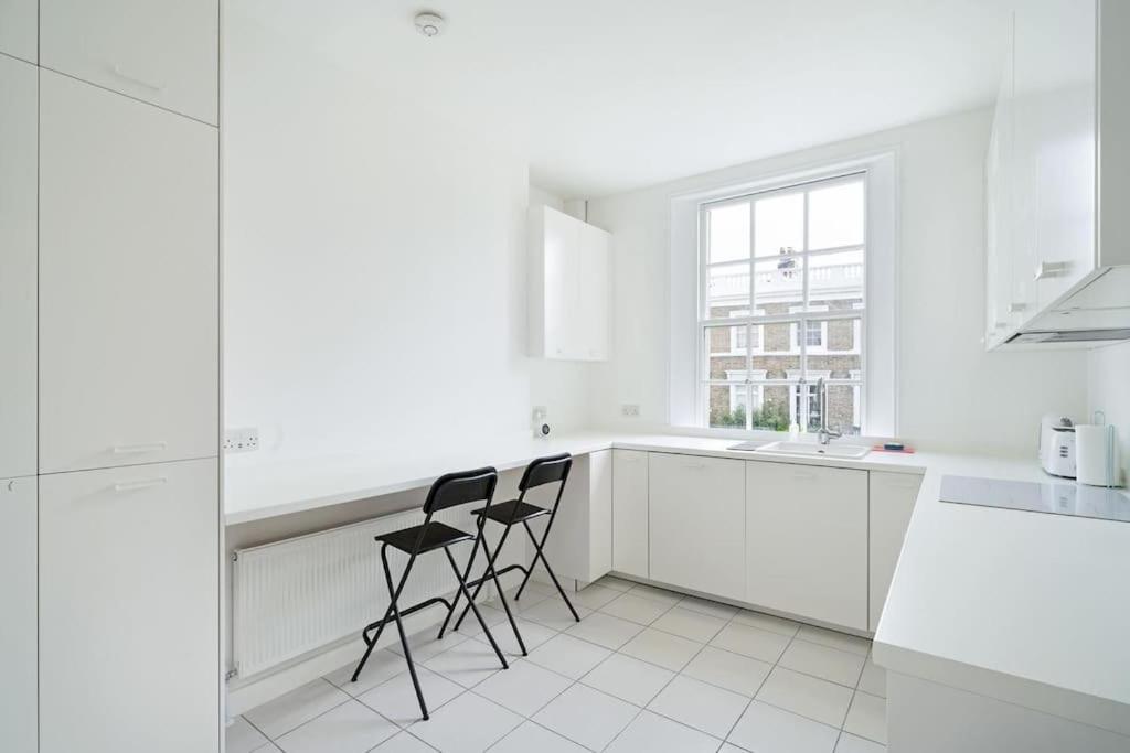 Beautiful Two Bedroom Maisonette In The Heart Of Chelsea * Londra