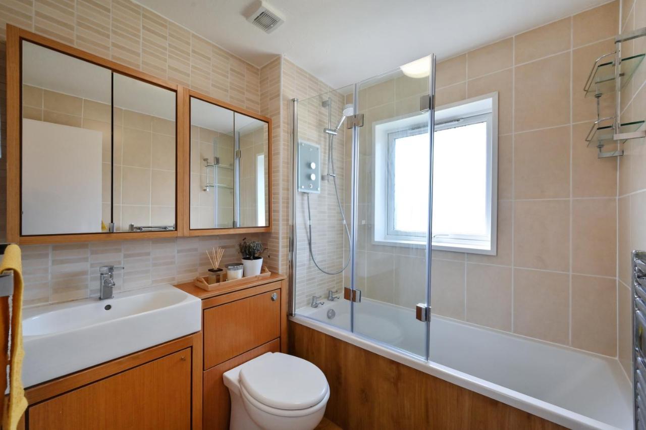 Modern House Near Canary Wharf, Excel, Greenwich Vakantiehuis Londen