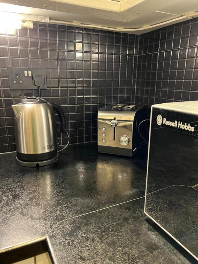 Stunning 2 Bed/2 Bath Flat In Waterloo, *