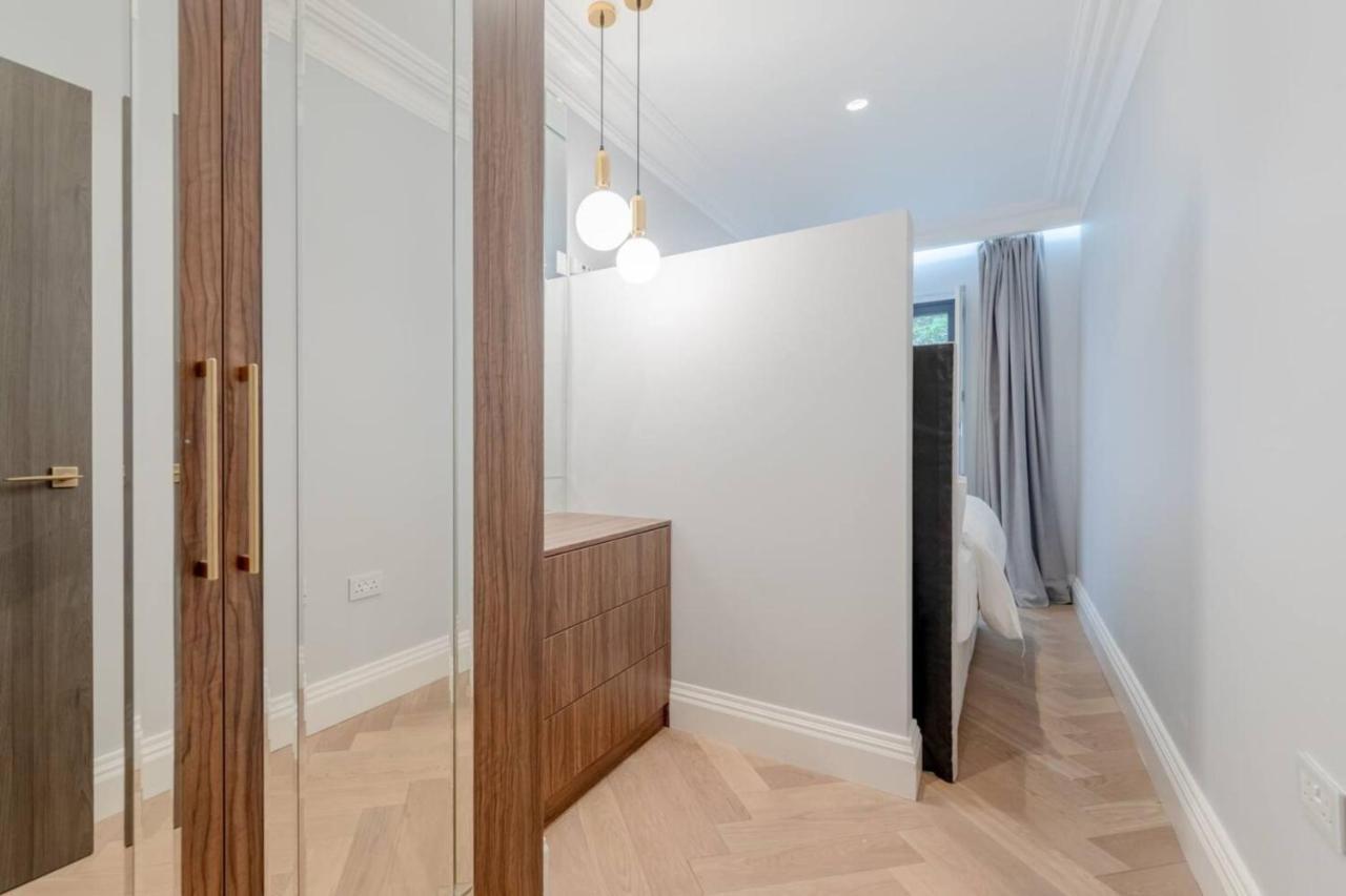 Beautifully Refurbished 2bd Flat - Earl's Court! Appartement Londen