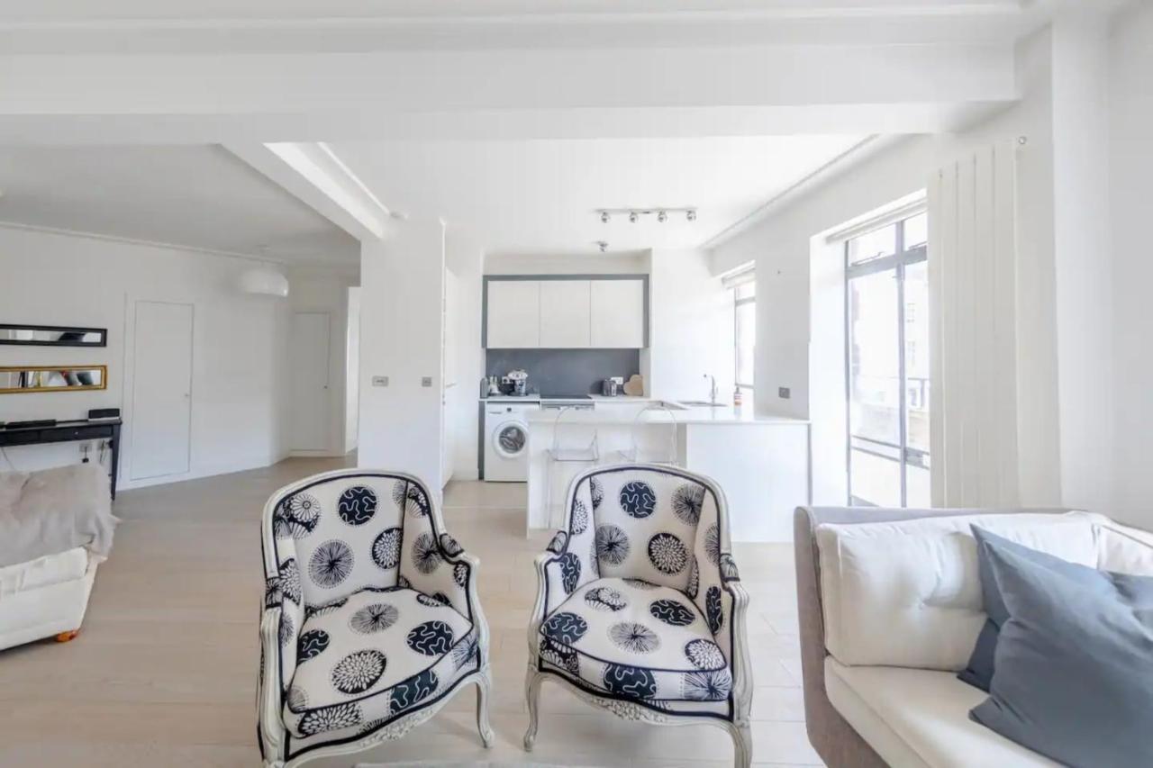 Sleek & Stylish 1bd Flat W Balcony - Kings Road Apartment *