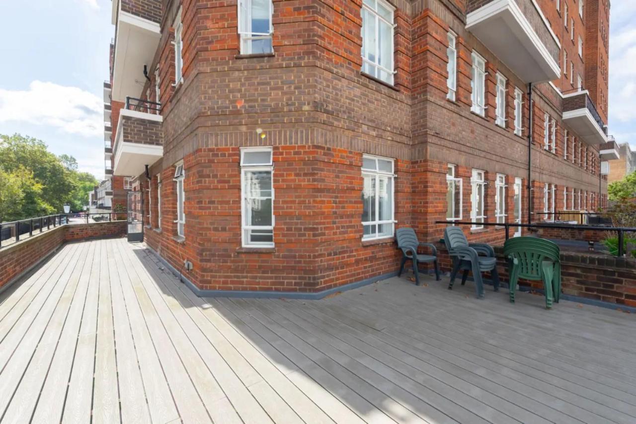 Apartment Sleek & Stylish 1bd Flat W Balcony - Kings Road *