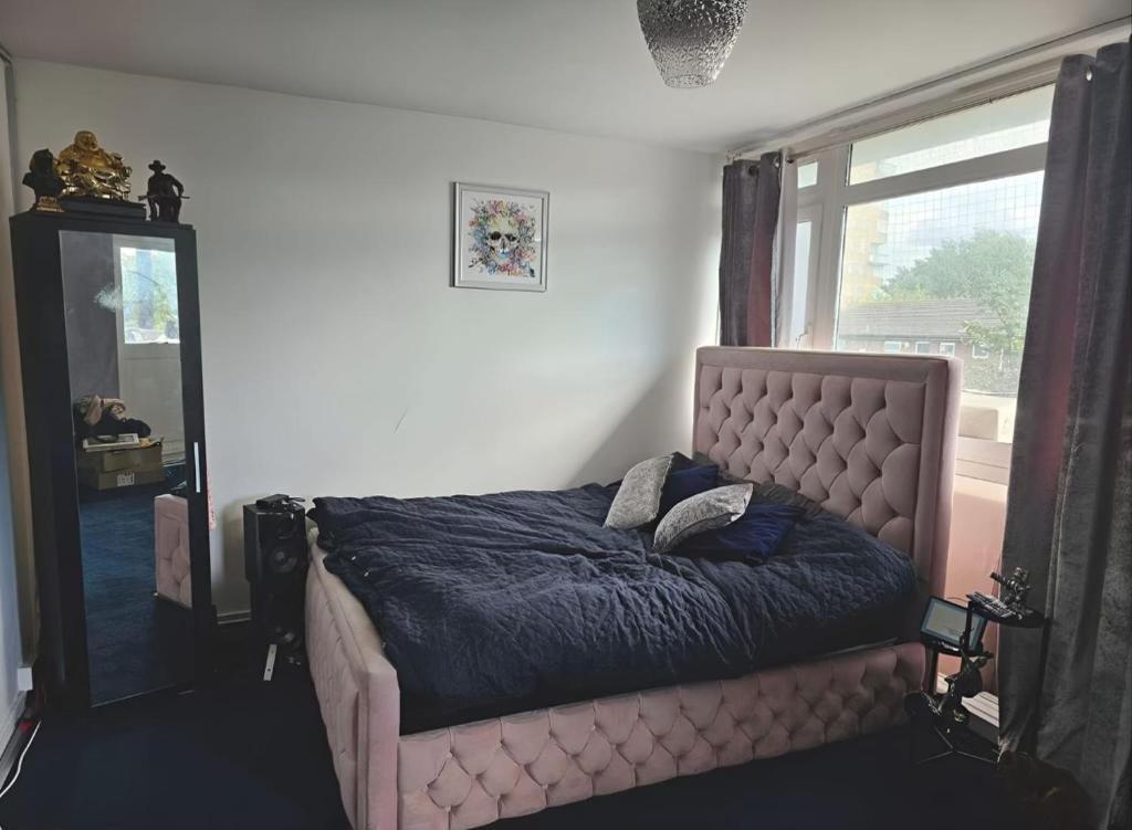 Double With Balcony Near Park Gjestgiverier London