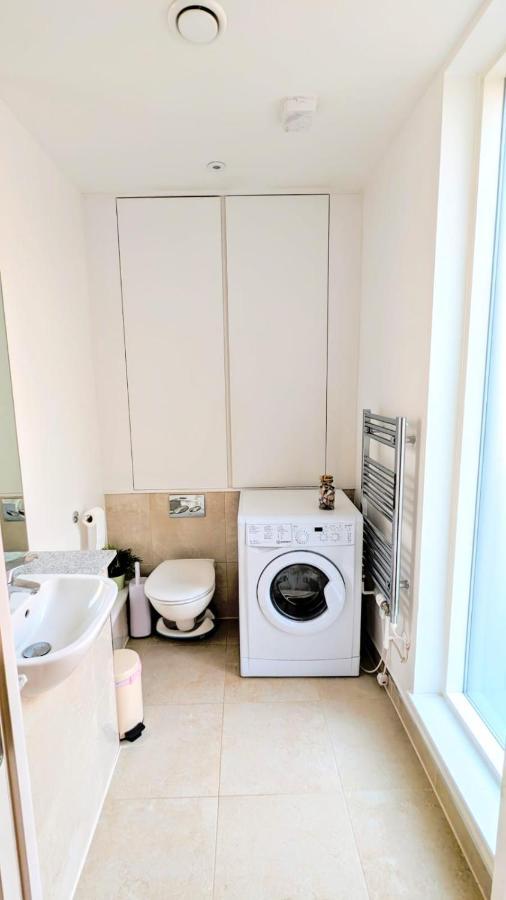 3 Bedroom House In Camberwell *