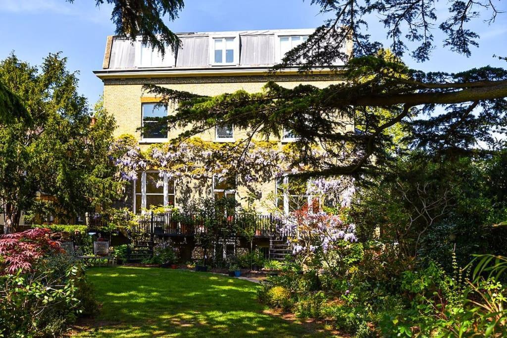 Spacious 2 Bed Garden Flat By The Thames+parking Lägenhet