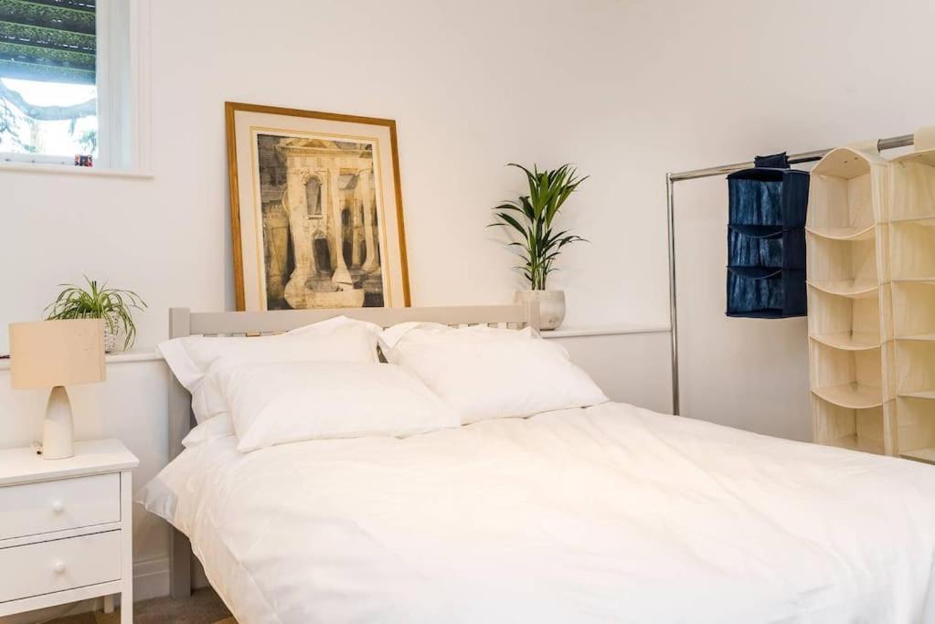 Lägenhet Spacious 2 Bed Garden Flat By The Thames+parking *