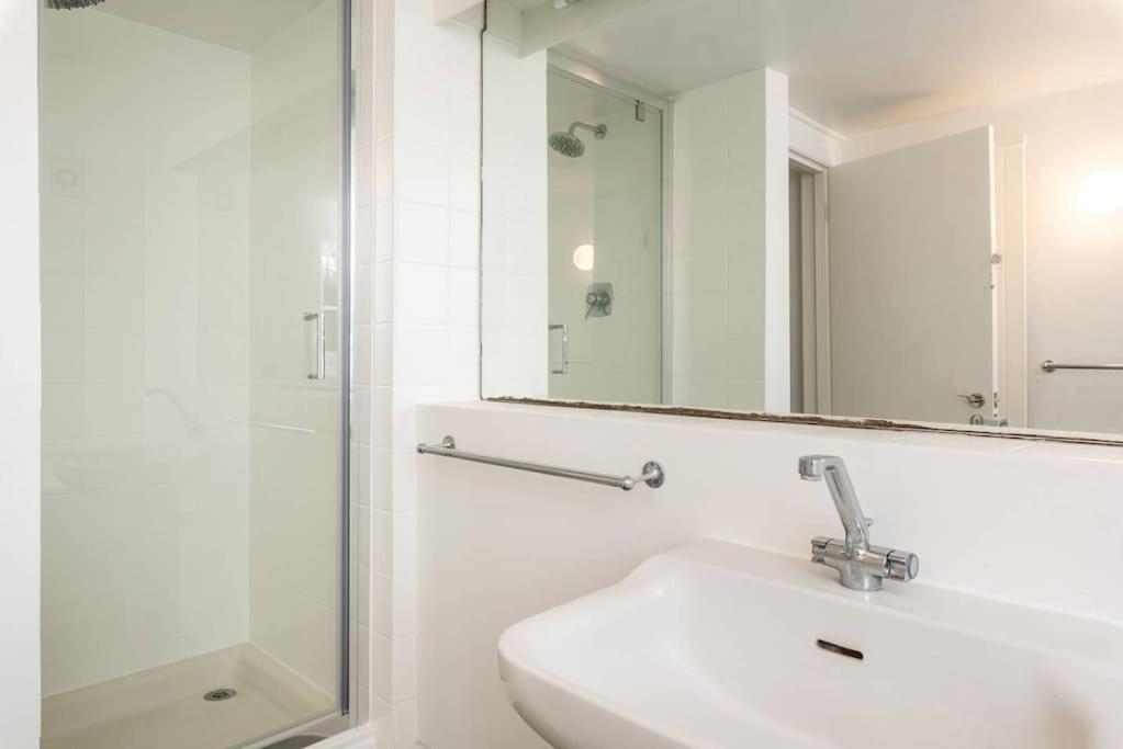 Lägenhet Spacious 2 Bed Garden Flat By The Thames+parking *