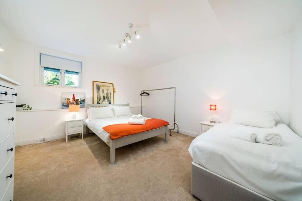 Spacious 2 Bed Garden Flat By The Thames+parking *