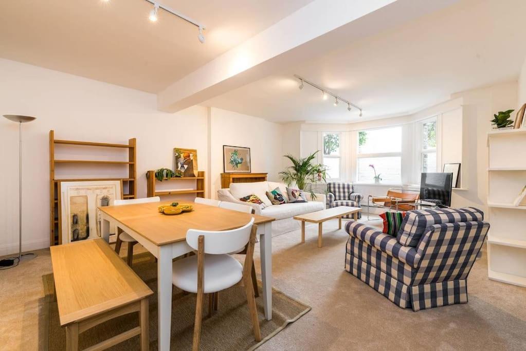 Apartment Spacious 2 Bed Garden Flat By The Thames+parking London