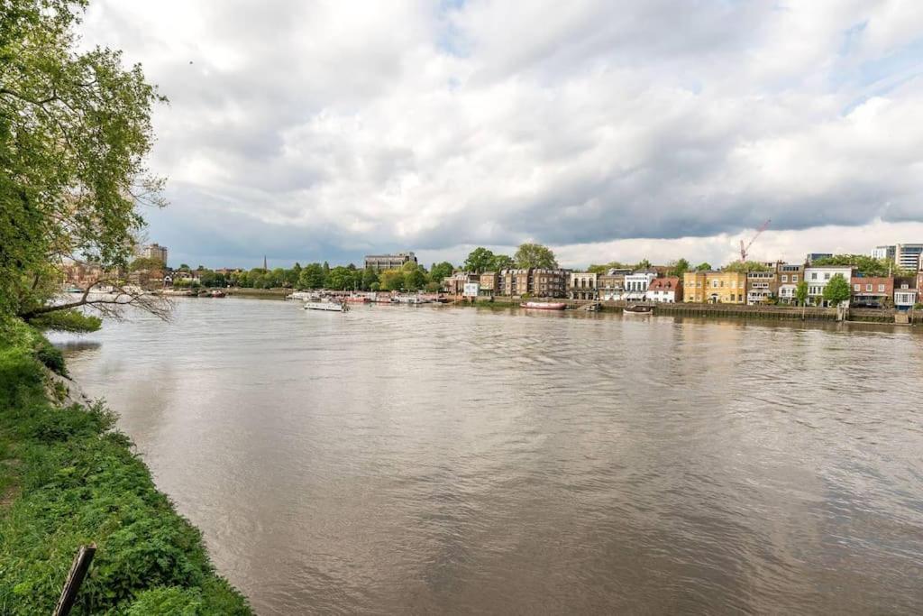 Spacious 2 Bed Garden Flat By The Thames+parking *