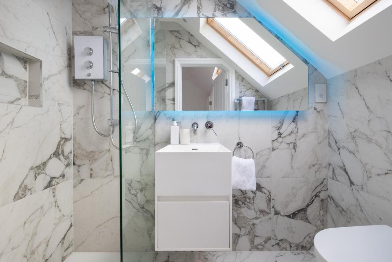 The Streatham Hill Wonder - Spacious 4bdr House With Garden And Terrace Lägenhet
