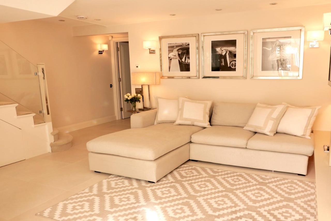 Belgravia Flat, With Private Terrace Londen