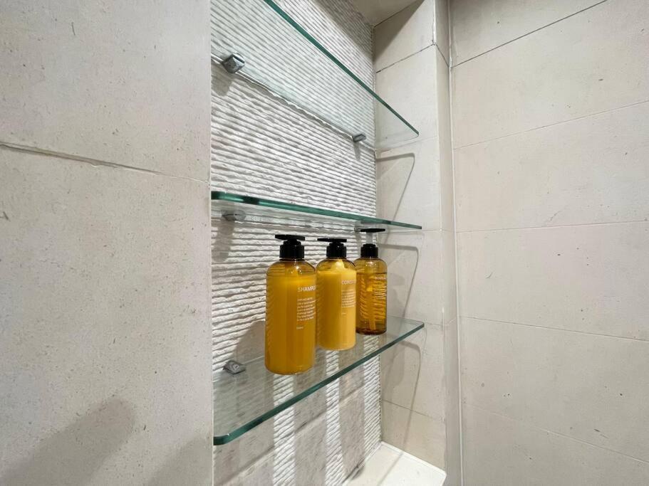Quintessential Town House Close To Appartement Londen