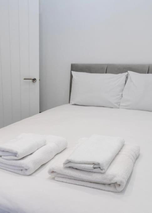 Stylish 2-bed Flat In The Heart Of West Hampstead Appartamento *