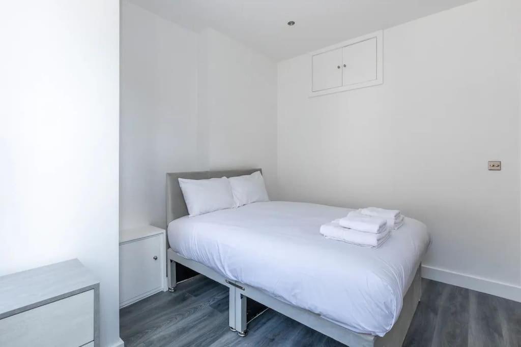 Appartamento Stylish 2-bed Flat In The Heart Of West Hampstead