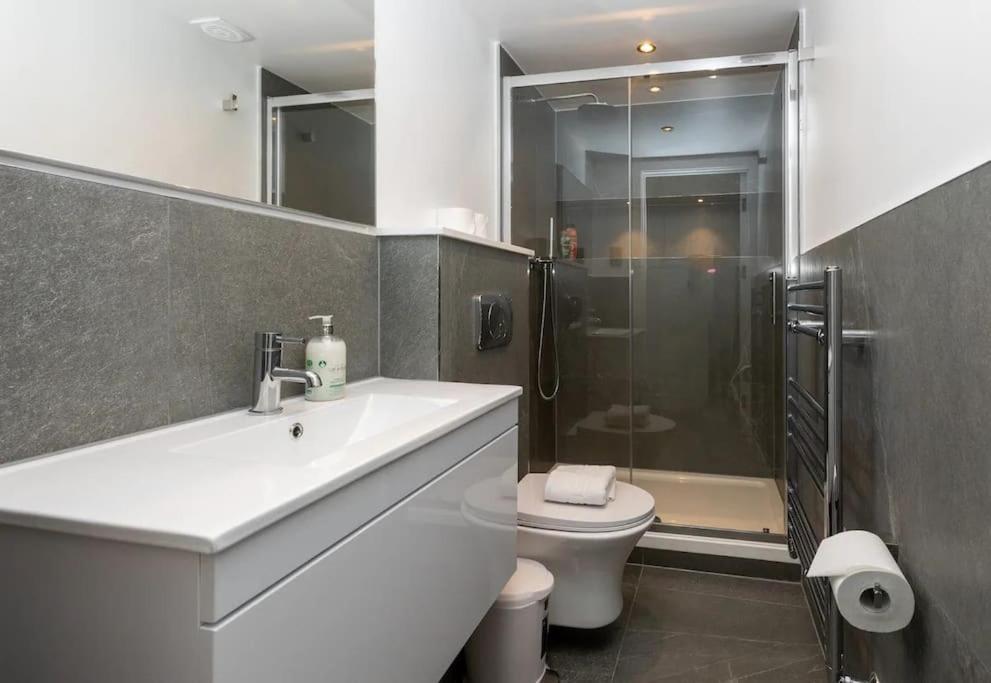 Stylish 2-bed Flat In The Heart Of West Hampstead *