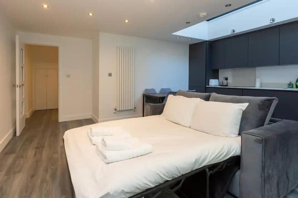 Stylish 2-bed Flat In The Heart Of West Hampstead * Londra