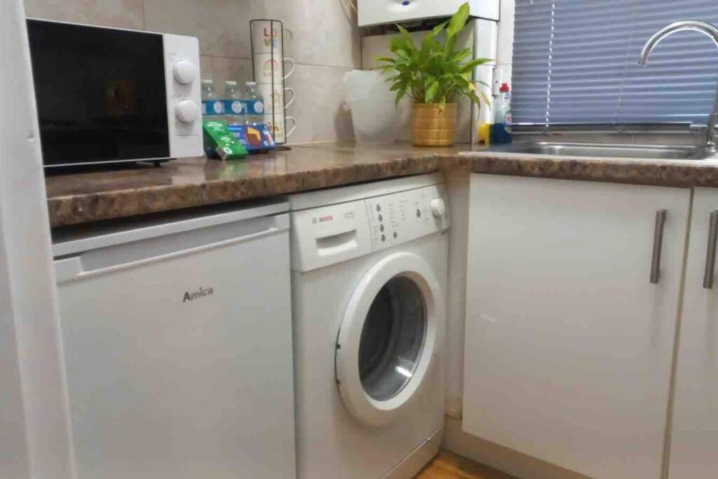 Apartment Ground Floor London