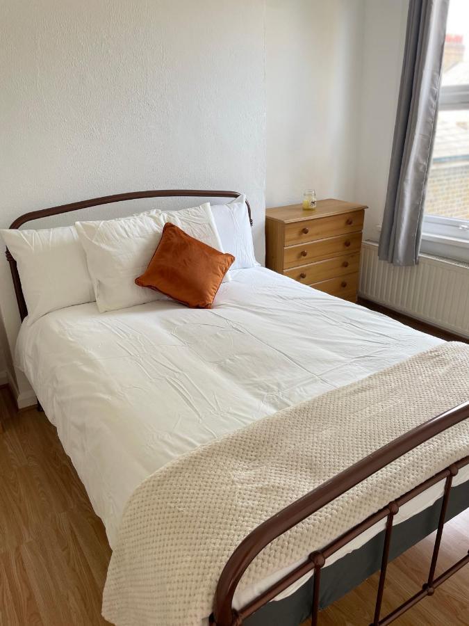 Leilighet Large, Bright And Spacious 3 Bed Flat In *