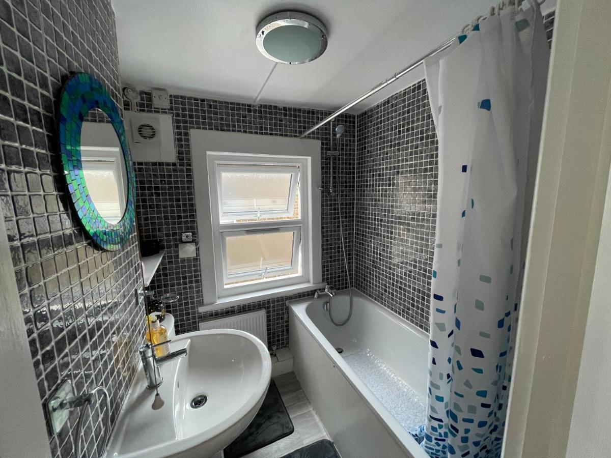 Leilighet Large, Bright And Spacious 3 Bed Flat In *