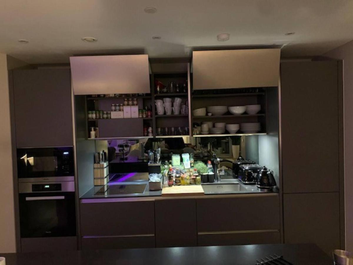 Stunning Penthouse With 360 - Skyline View Leilighet London