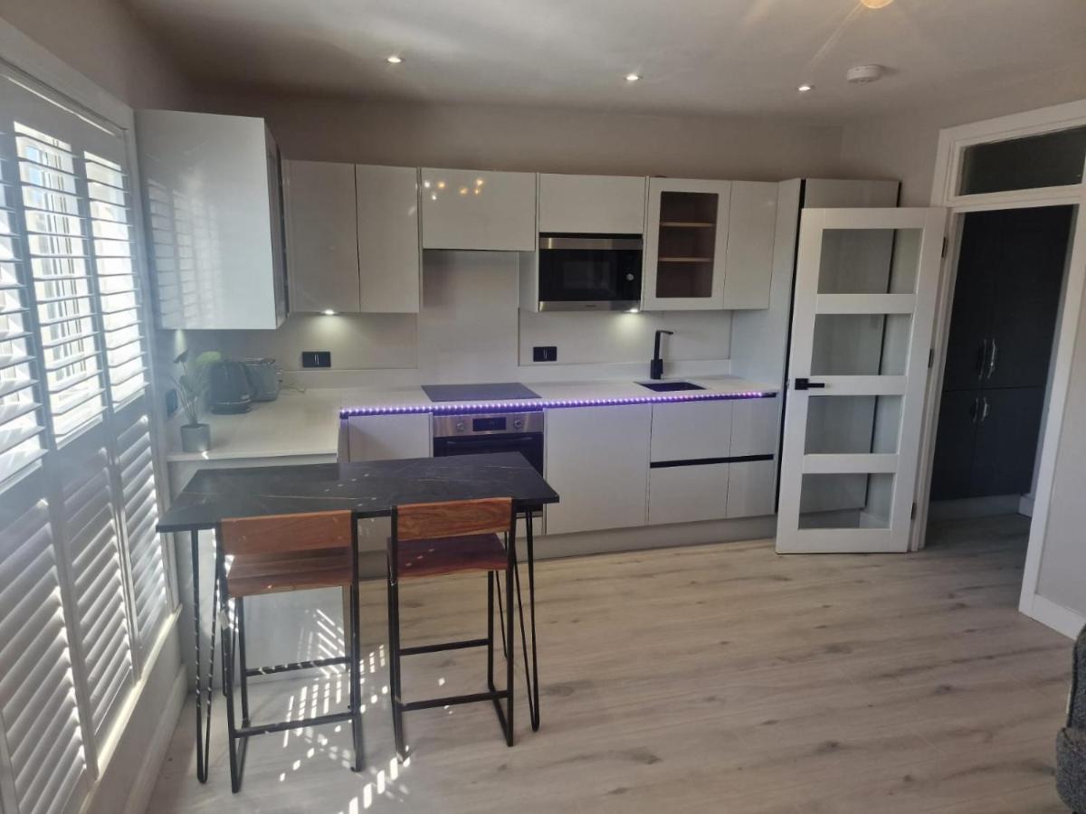 Collier's Wood En-suite Appartement Londen