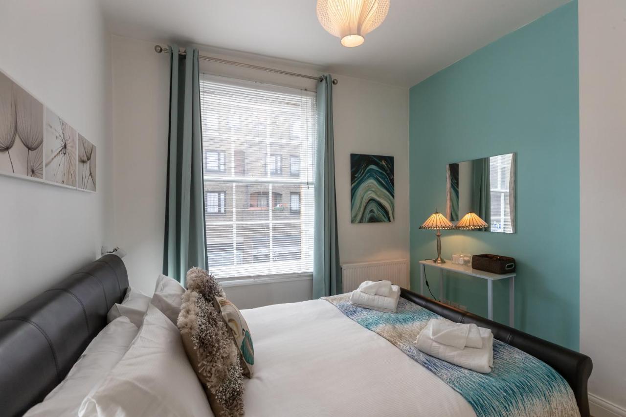 The Wanderlust - 1 Bedroom L Sleeps 4 With Sofa Bed L Prime Location Free Wifi L Perfect For Business & Leisure Travelers L 15percent Off Weekly & 20percent Off Monthly Stays! Lejlighed