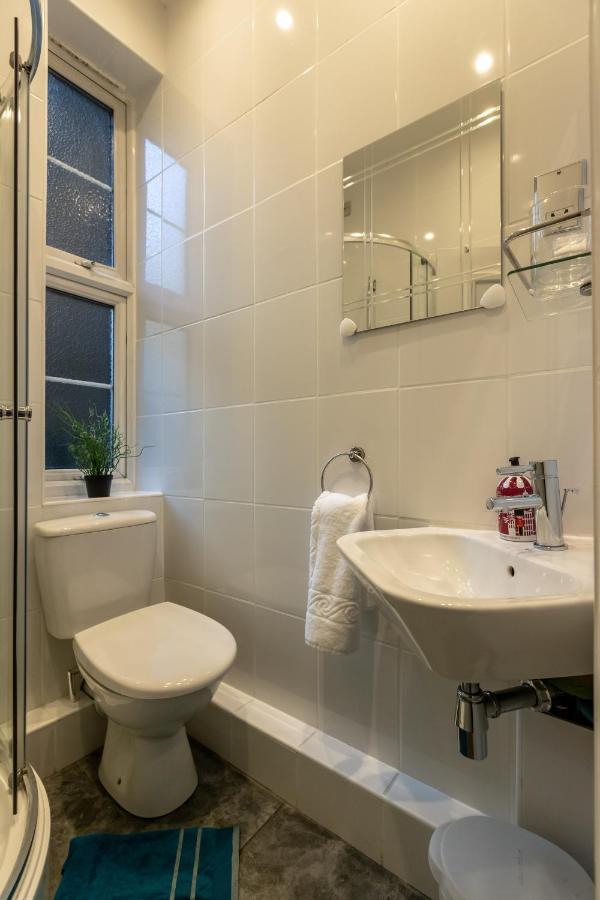 The Wanderlust - 1 Bedroom L Sleeps 4 With Sofa Bed L Prime Location Free Wifi L Perfect For Business & Leisure Travelers L 15percent Off Weekly & 20percent Off Monthly Stays! Lejlighed London