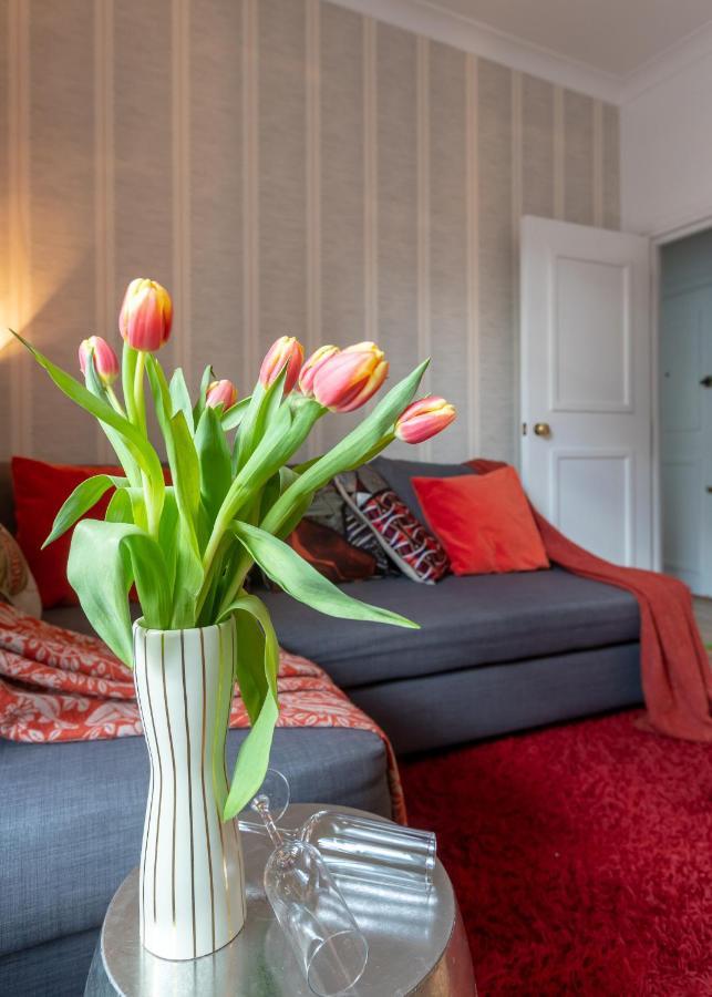 The Wanderlust - 1 Bedroom L Sleeps 4 With Sofa Bed L Prime Location Free Wifi L Perfect For Business & Leisure Travelers L 15percent Off Weekly & 20percent Off Monthly Stays! Lejlighed