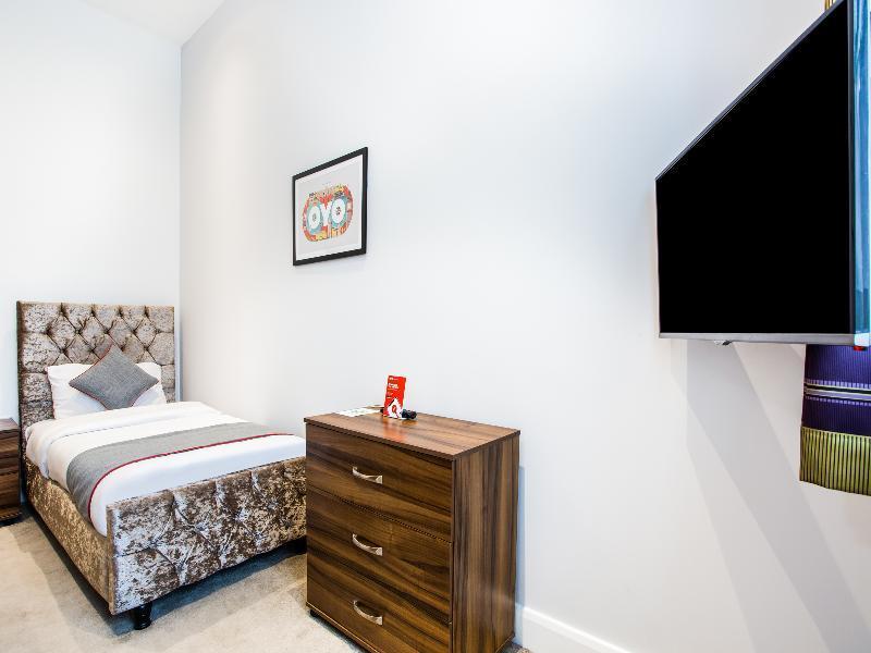 Oyo The Arch, Wembly Stadium 3* London