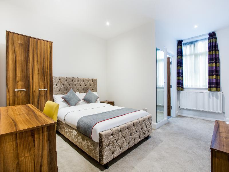 Oyo The Arch, Wembly Stadium 3* London