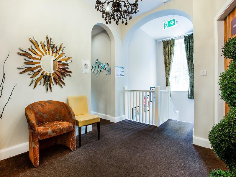 Oyo The Arch, Wembly Stadium 3* London