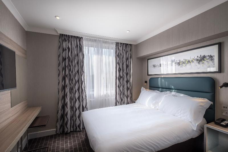 Sleeper At Royal National Hotell 4*