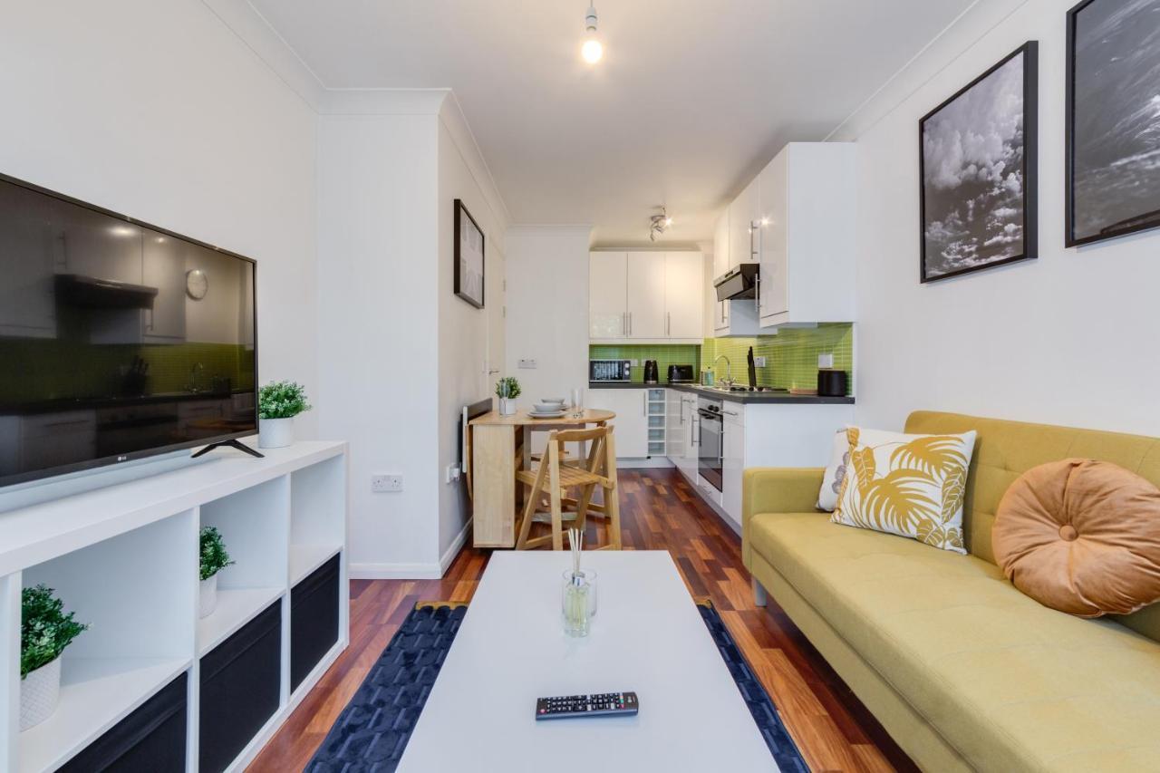 Visit London 1 Bed Flat- Canary Wharf Close To River Thames Appartement