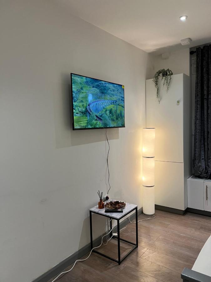 3 Bedroom Flat In King's Cross, St Pancras's. 2 Minutes To Euston. Apartment *