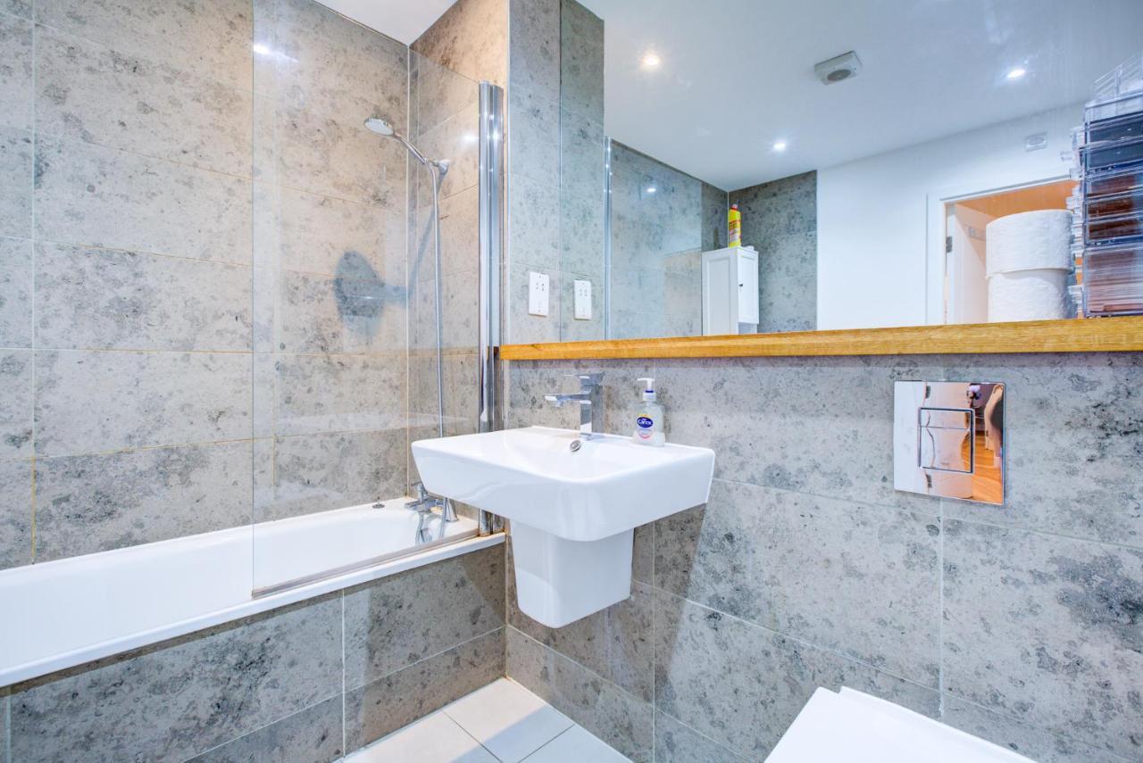 2 Bedroom Spacious In The Heart Fulham Appartamento Londra