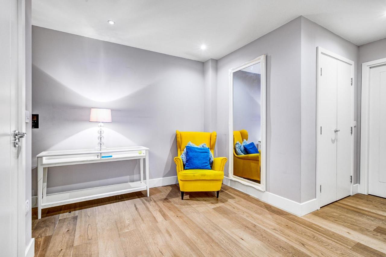 Appartamento 2 Bedroom Spacious In The Heart Fulham