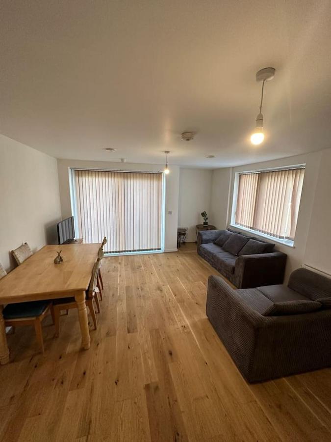 New Build 2 Bedroom With 2 Bath In Londen