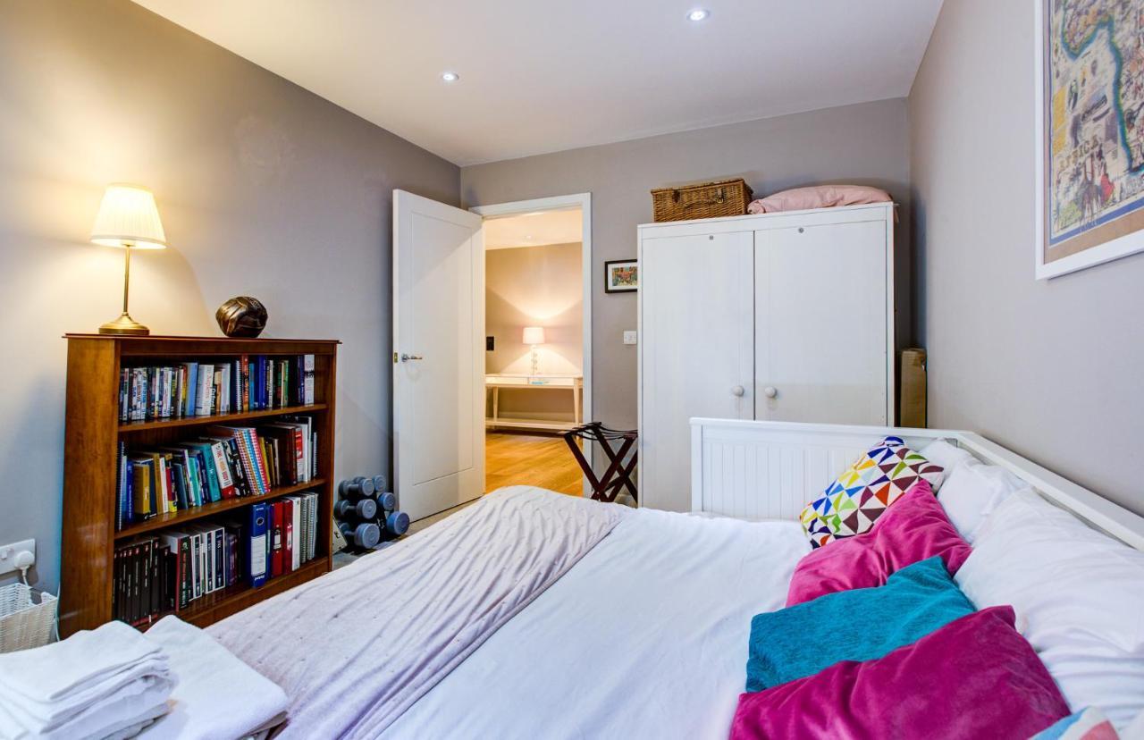 2 Bedroom Spacious In The Heart Fulham * Londra