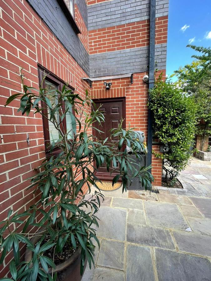 Apartment Stylish 1-bed London
