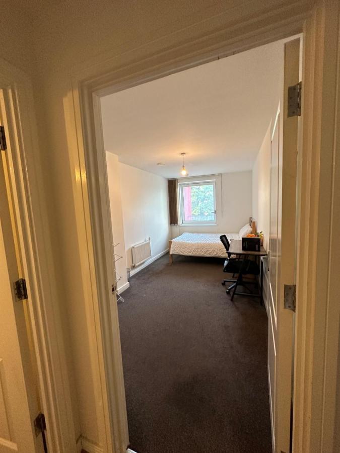 Appartement New Build 2 Bedroom With 2 Bath In Londen